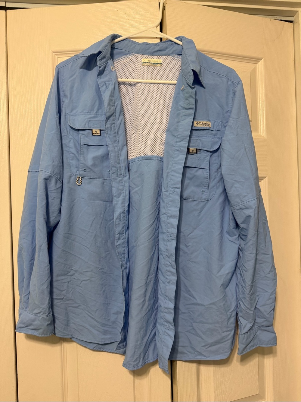 Columbia Women’s Light Blue Fishing Button-Up Shirt